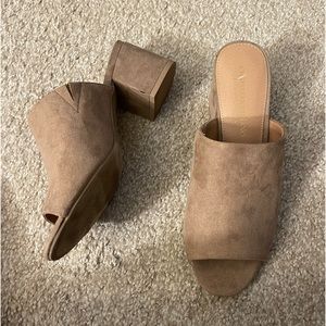 Women’s 7 1/2 light tan Christian Soriano for Payless.